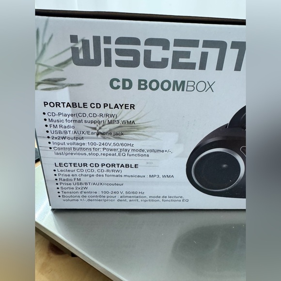 NIB Wiscent CD Radio Portable Player Boombox With FM Radio Bluetooth USB Port - Picture 5 of 5